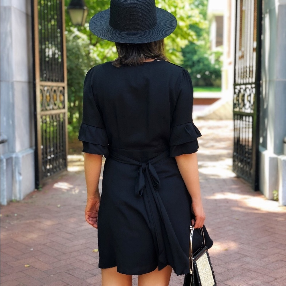 🆕Harlow Black Deep V Button Down Midi Dress - Picture 3 of 7